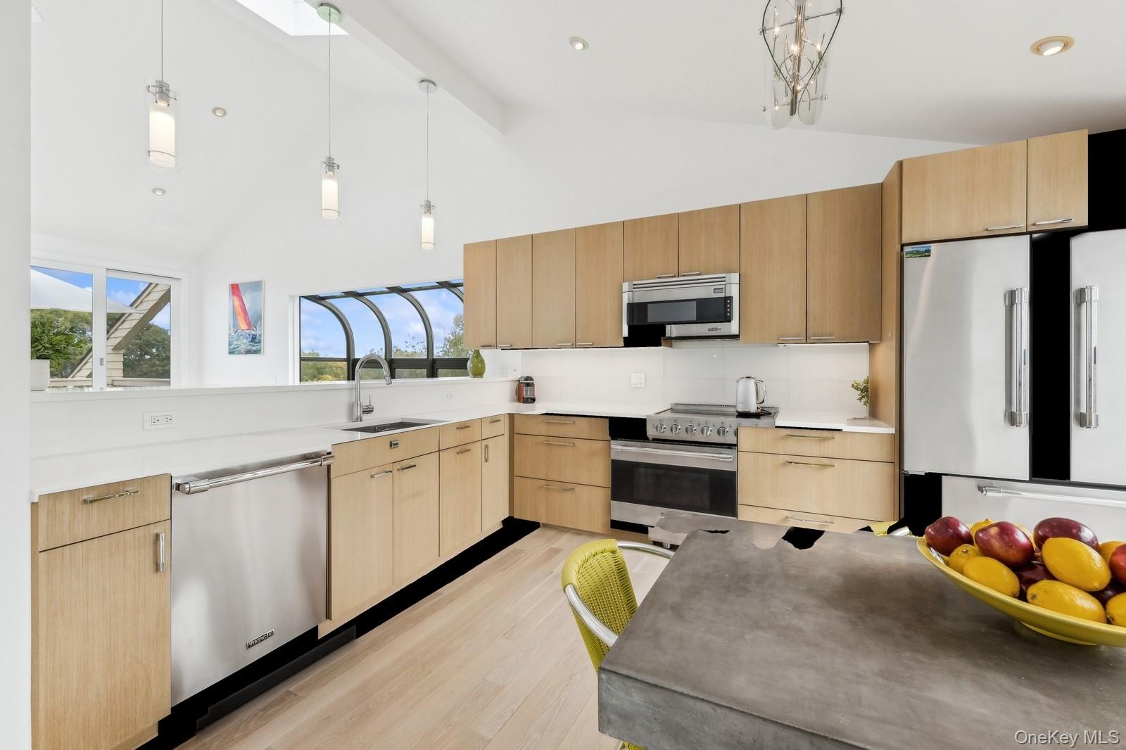 #16 photo, 21 S Fulton Dr, サフォーク郡 Montauk , NY 11954