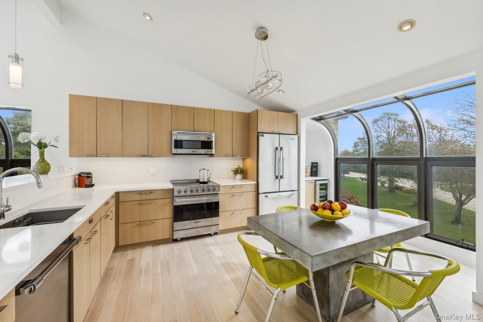 #20 photo, 21 S Fulton Dr, サフォーク郡 Montauk , NY 11954