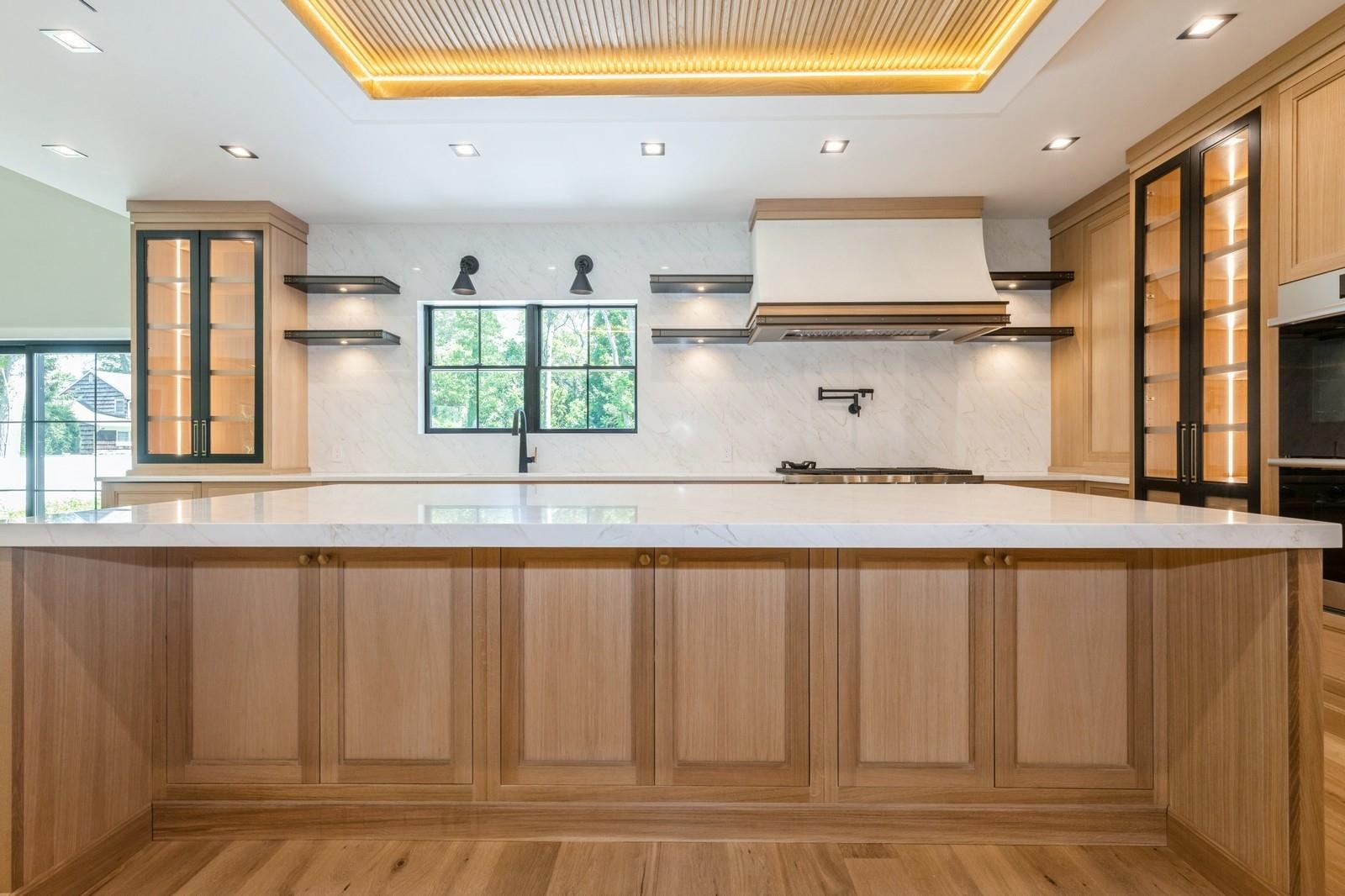 #18 photo, 352 Cold Spring Road, ナッソー郡 Syosset , NY 11791