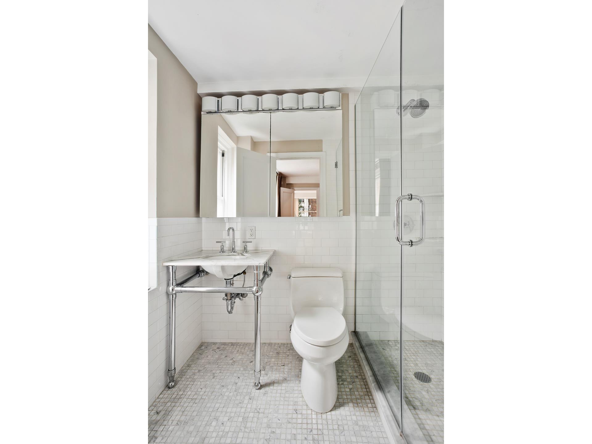 #12 photo, 59 W 12TH Street, マンハッタン Greenwich Village , NY 10011