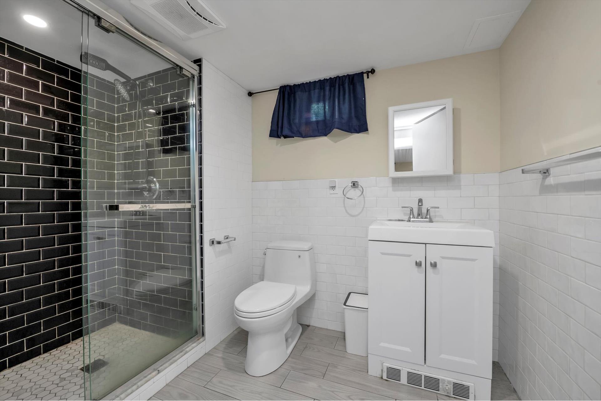 #9 photo, 43-60 AUBURNDALE Lane, クイーンズ区 Flushing , NY 11358