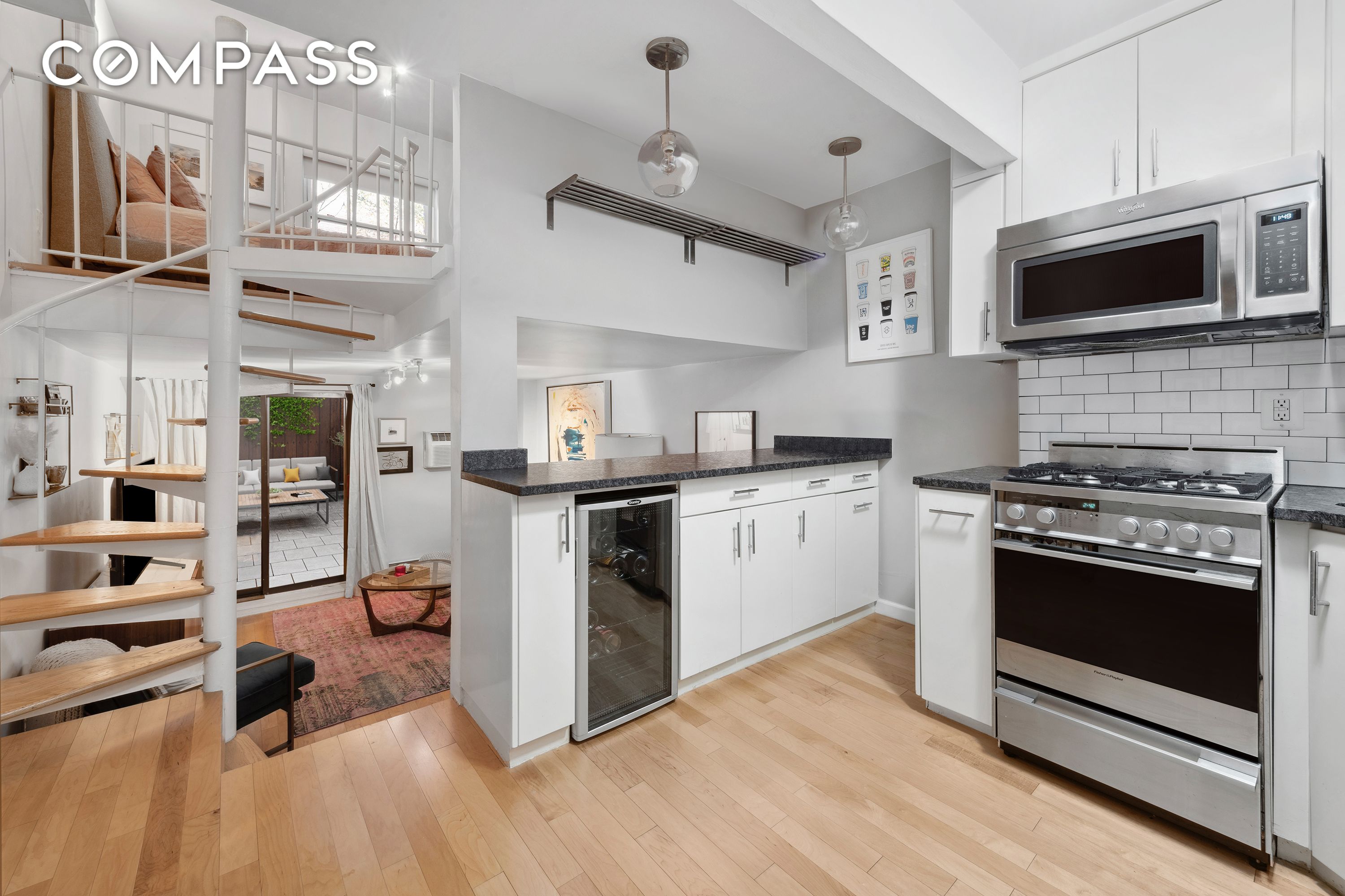 #1 photo, 211 Thompson Street, Greenwich Village , NY 10012