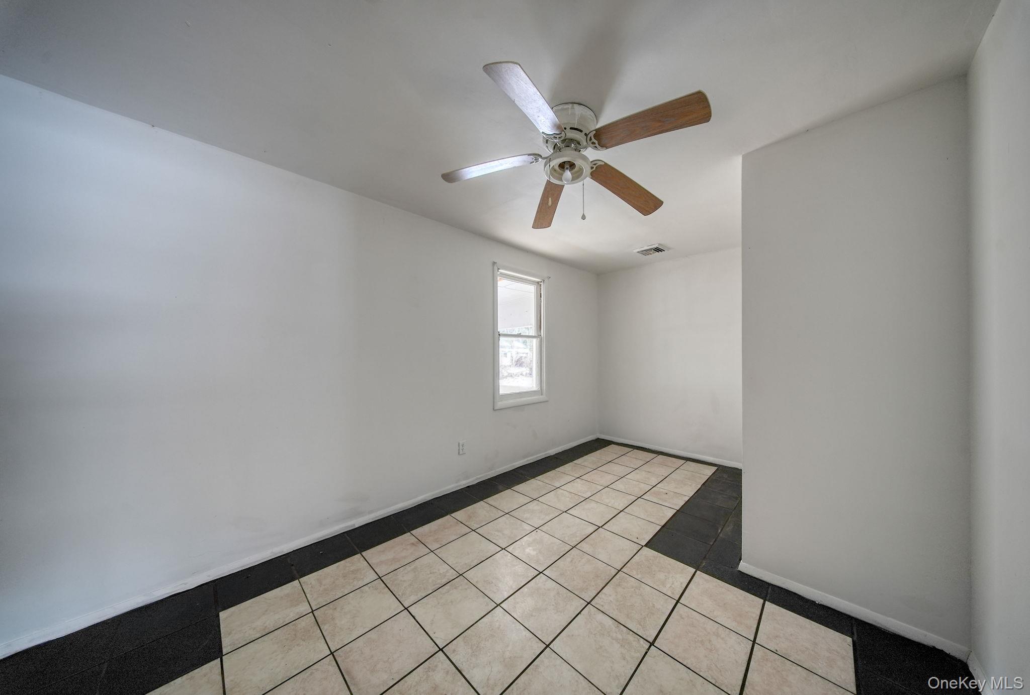 #17 photo, 3 Avenue, Godeffroy , NY 12729