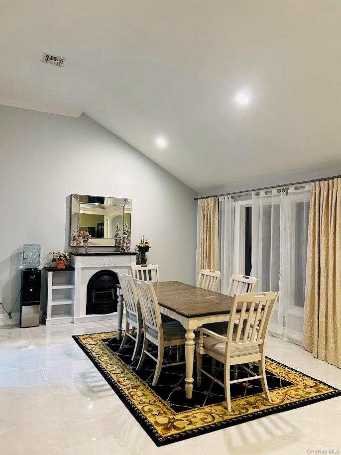 #10 photo, 18 Sherwood Lane, Roslyn Heights , NY 11577