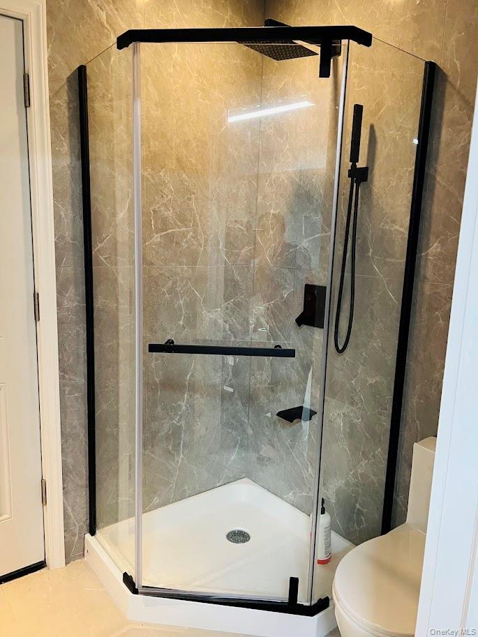 #20 photo, 18 Sherwood Lane, Roslyn Heights , NY 11577