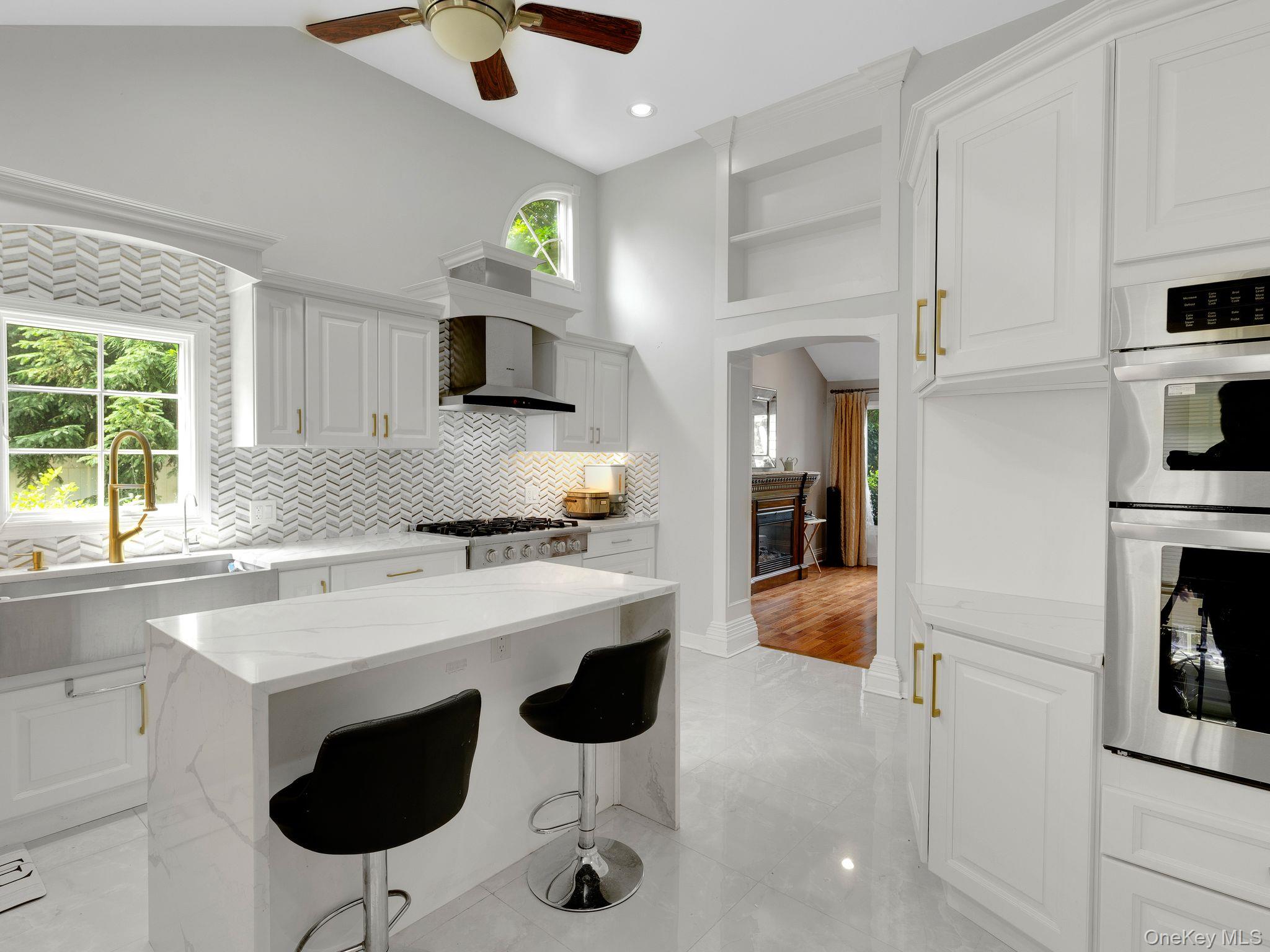 #5 photo, 18 Sherwood Lane, Roslyn Heights , NY 11577