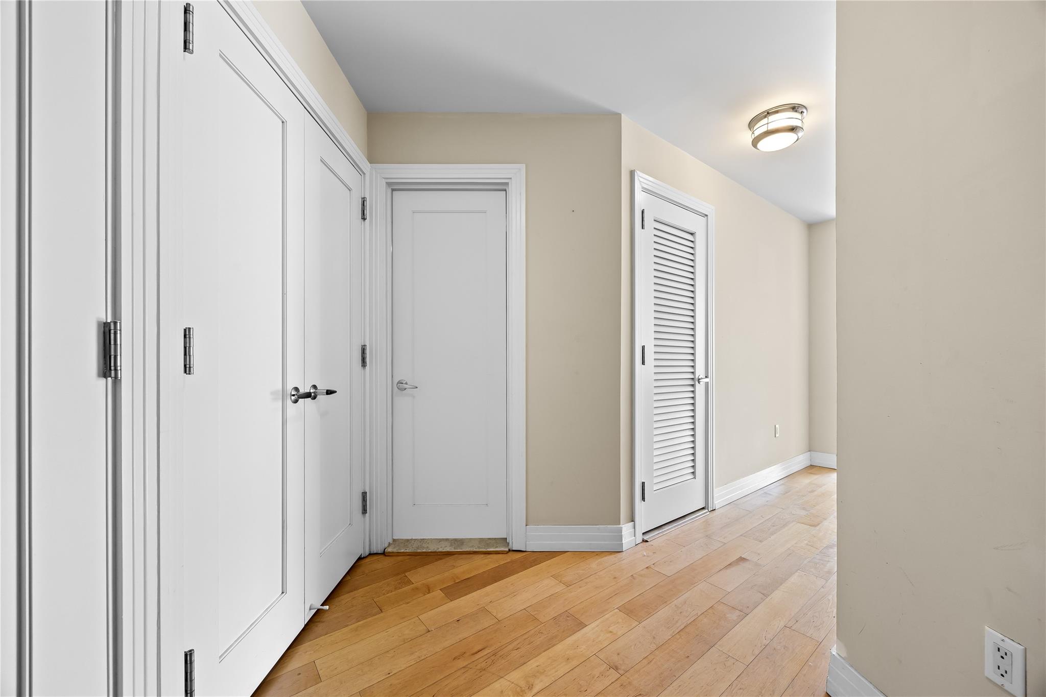 #12 photo, 64-05 Yellowstone Boulevard, クイーンズ区 Forest Hills , NY 11375