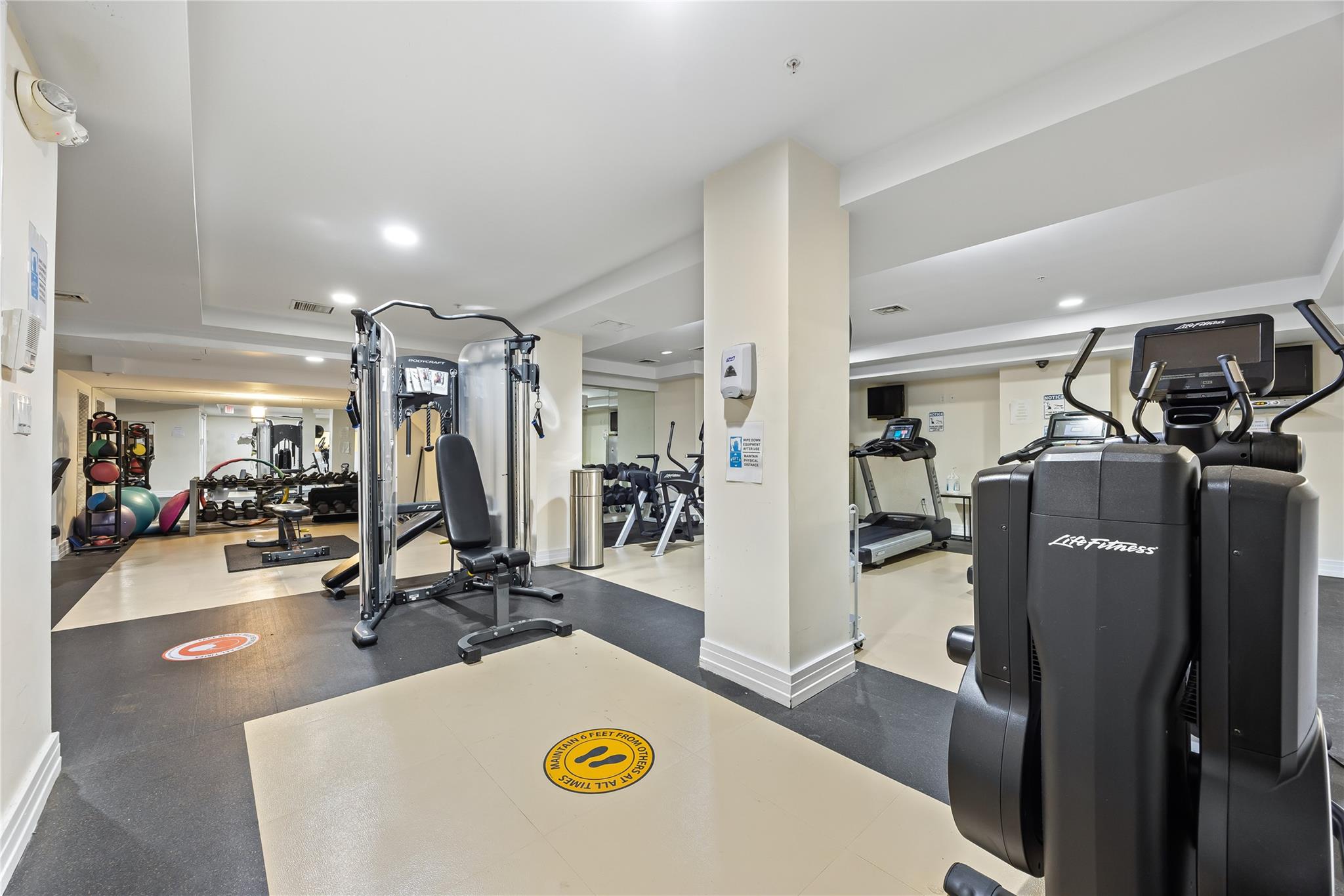 #7 photo, 64-05 Yellowstone Boulevard, クイーンズ区 Forest Hills , NY 11375