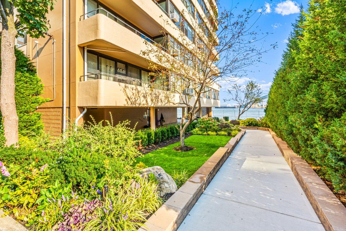 #1 photo, 166-41 Powells Cove Boulevard, Beechhurst , NY 11357