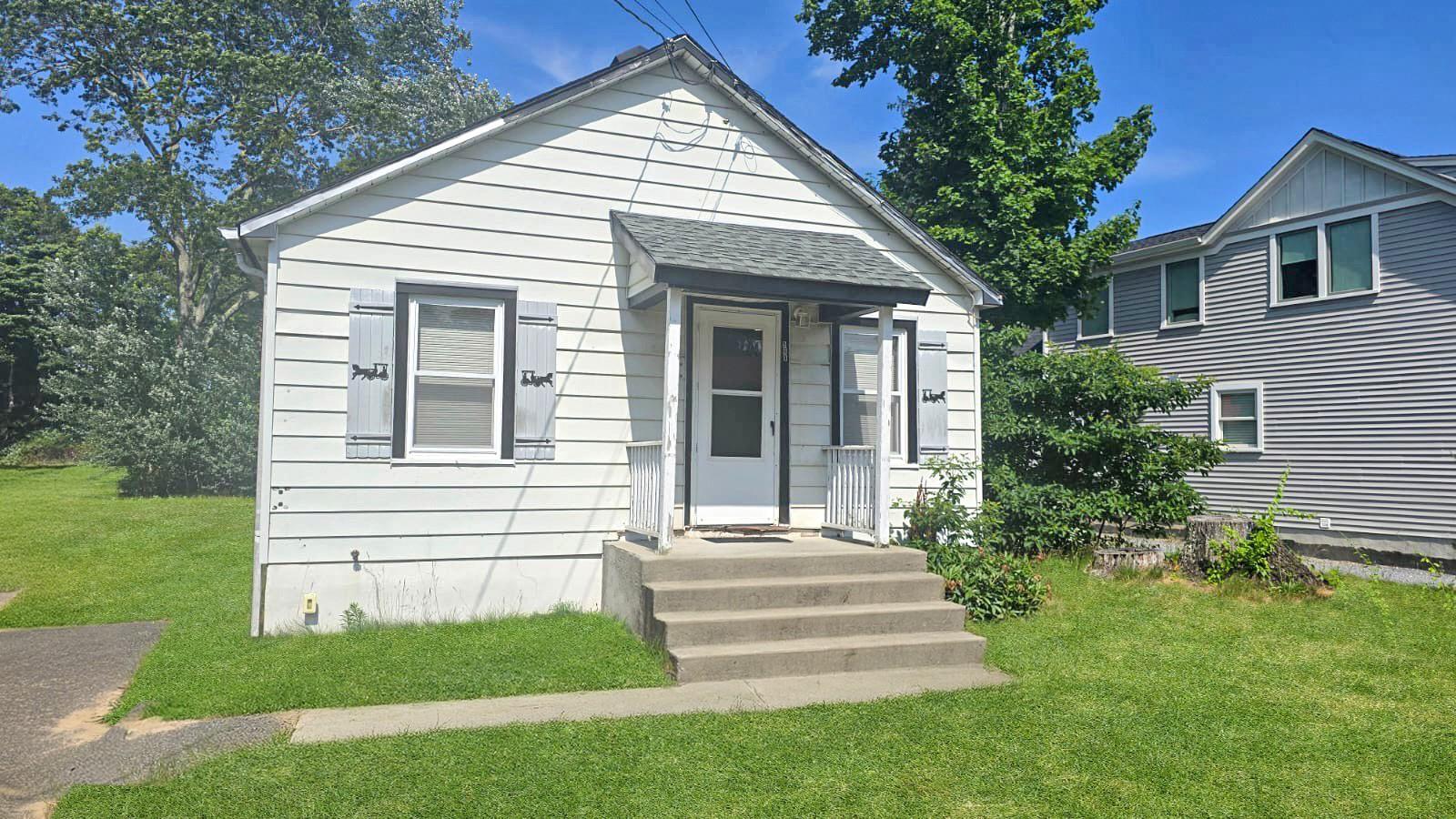 #1 photo, 560 Raynor Avenue, Riverhead , NY 11901