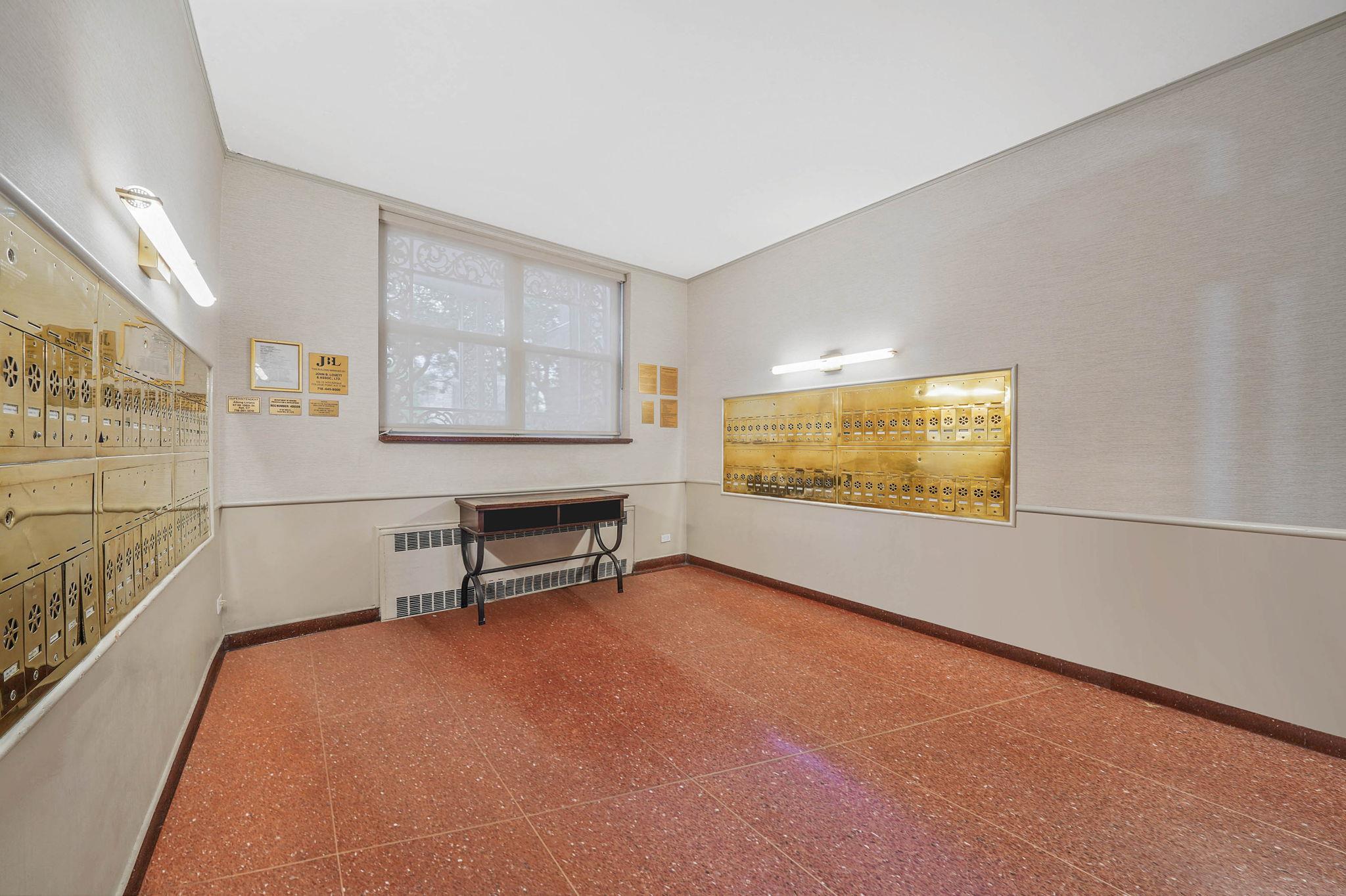 #10 photo, 67-66 108th Street, クイーンズ区 Forest Hills , NY 11375