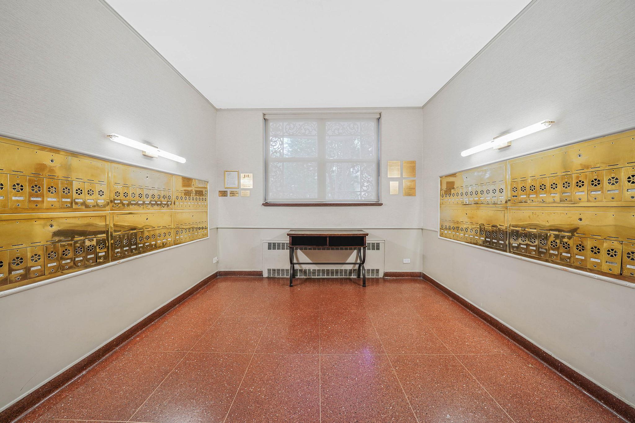 #11 photo, 67-66 108th Street, クイーンズ区 Forest Hills , NY 11375