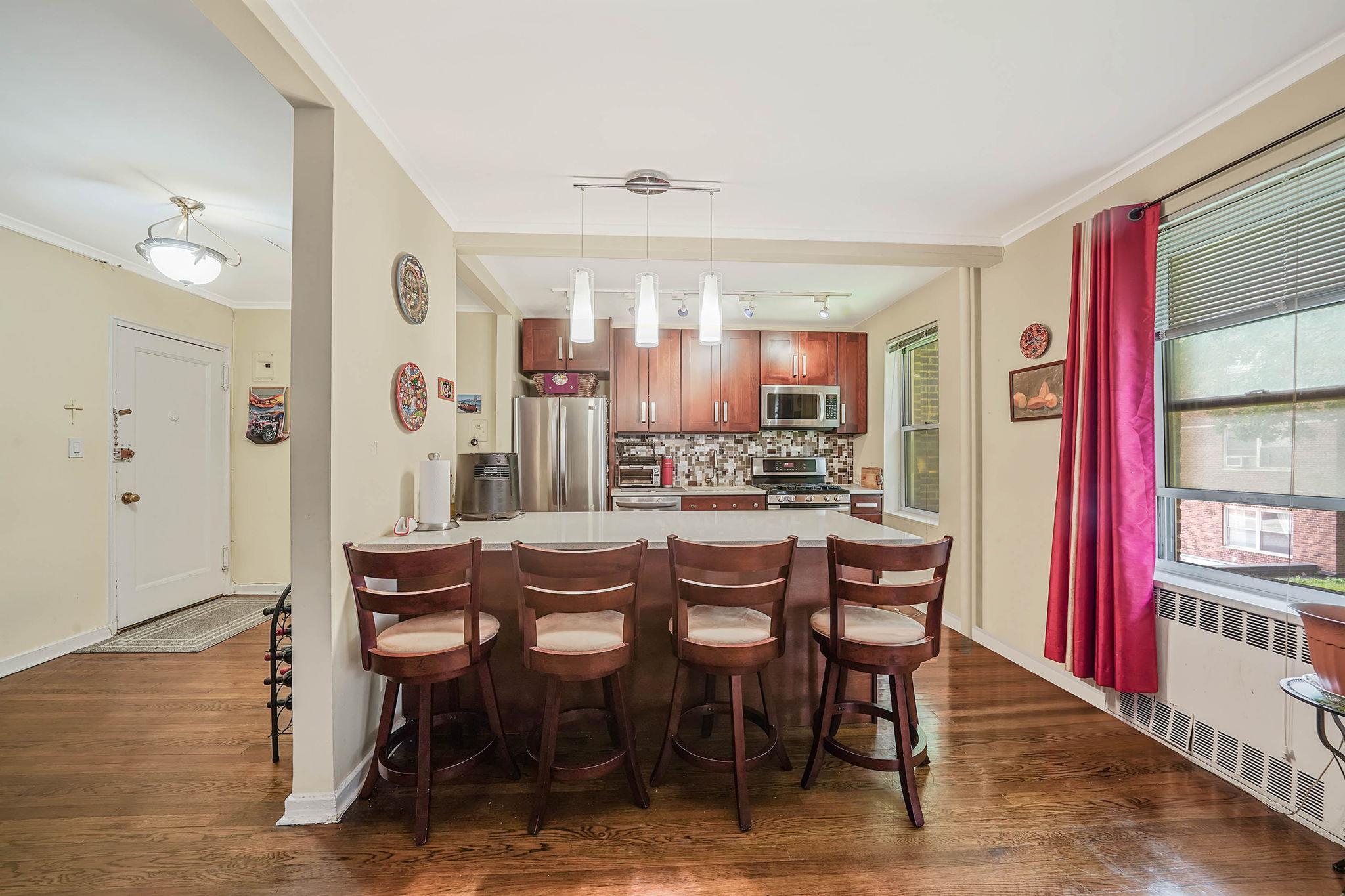 #17 photo, 67-66 108th Street, クイーンズ区 Forest Hills , NY 11375