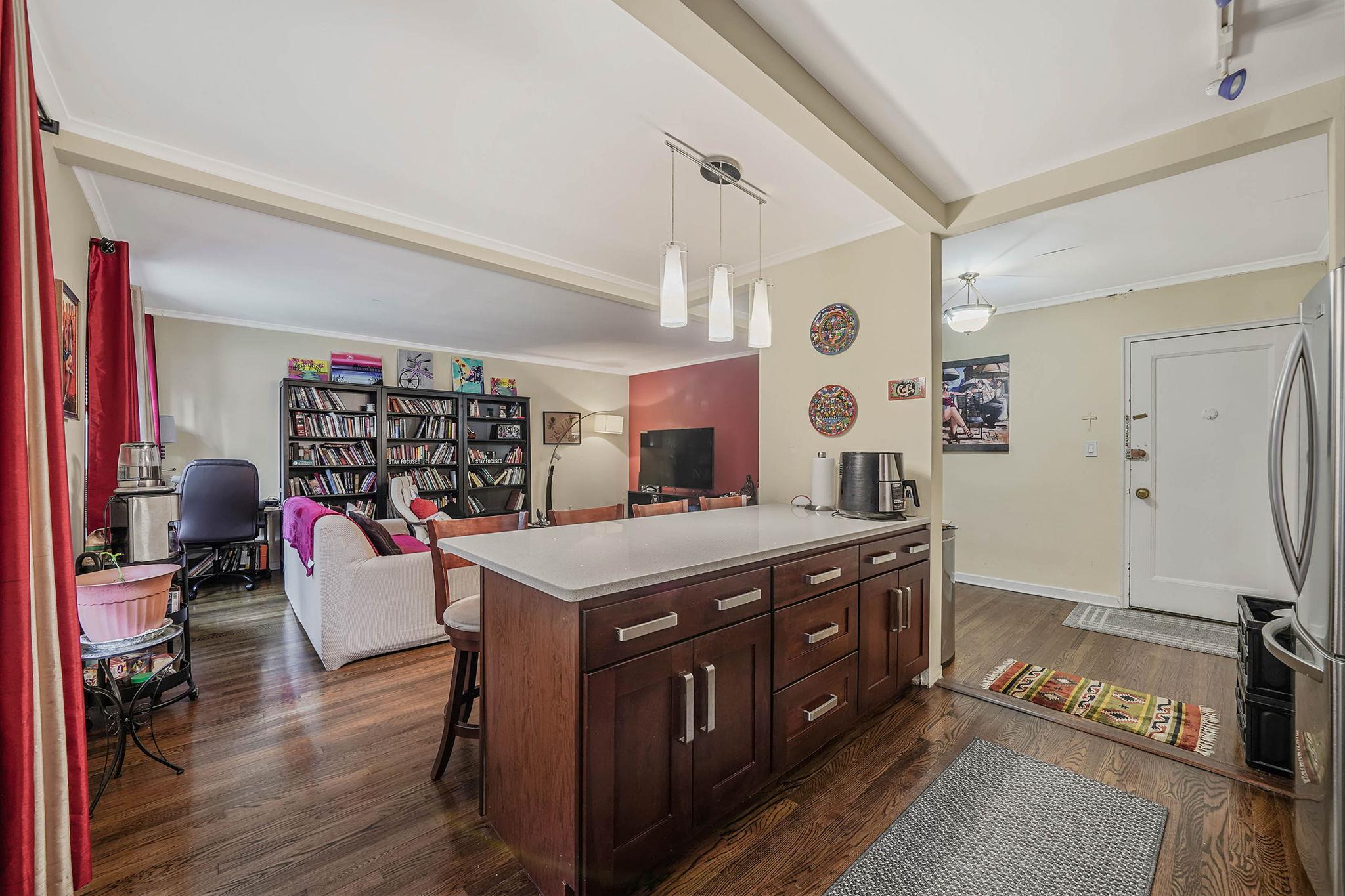 #20 photo, 67-66 108th Street, クイーンズ区 Forest Hills , NY 11375