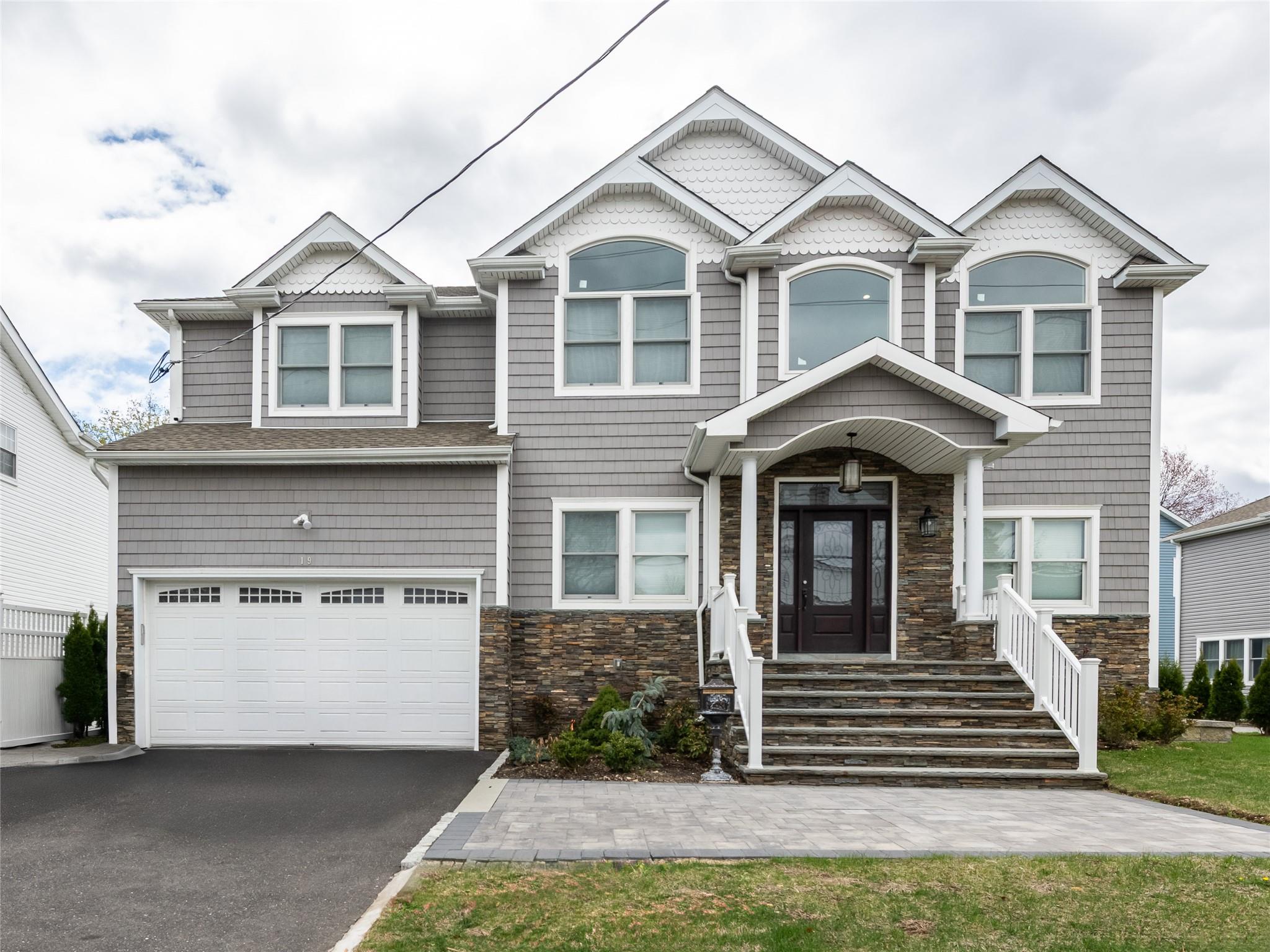 #1 photo, 19 Glenwood Road, ナッソー郡 Glen Head , NY 11545