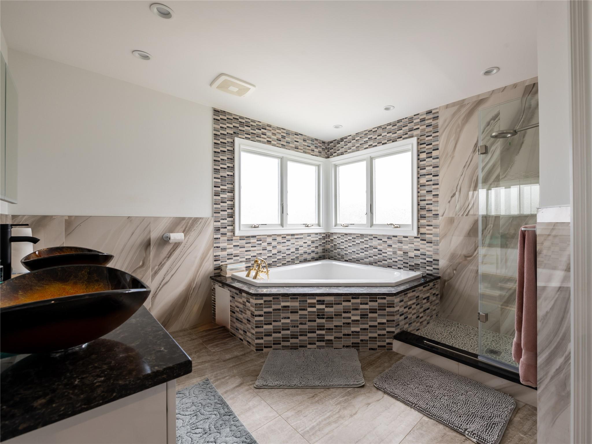 #19 photo, 19 Glenwood Road, ナッソー郡 Glen Head , NY 11545