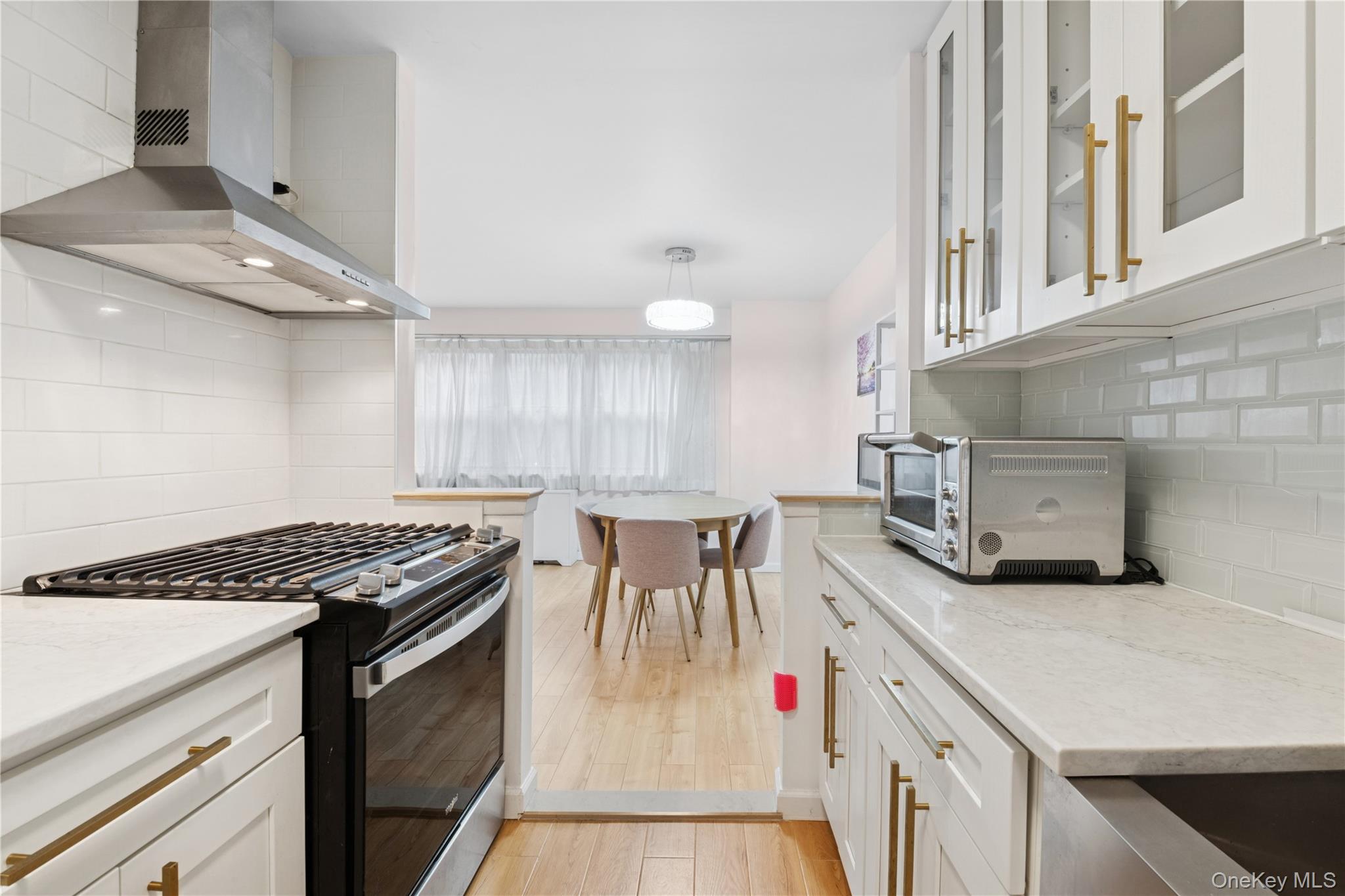 #4 photo, 102-30 66th Road, クイーンズ区 Forest Hills , NY 11375