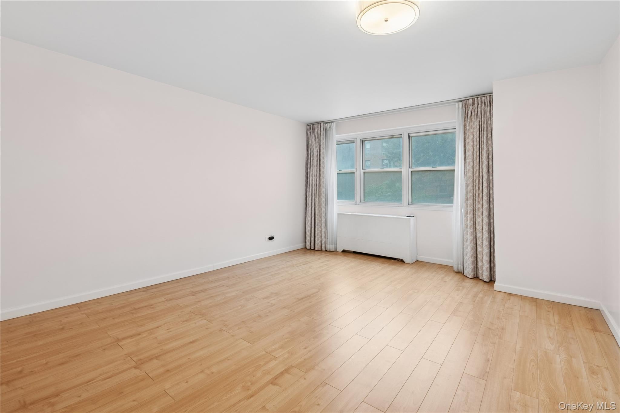 #8 photo, 102-30 66th Road, クイーンズ区 Forest Hills , NY 11375