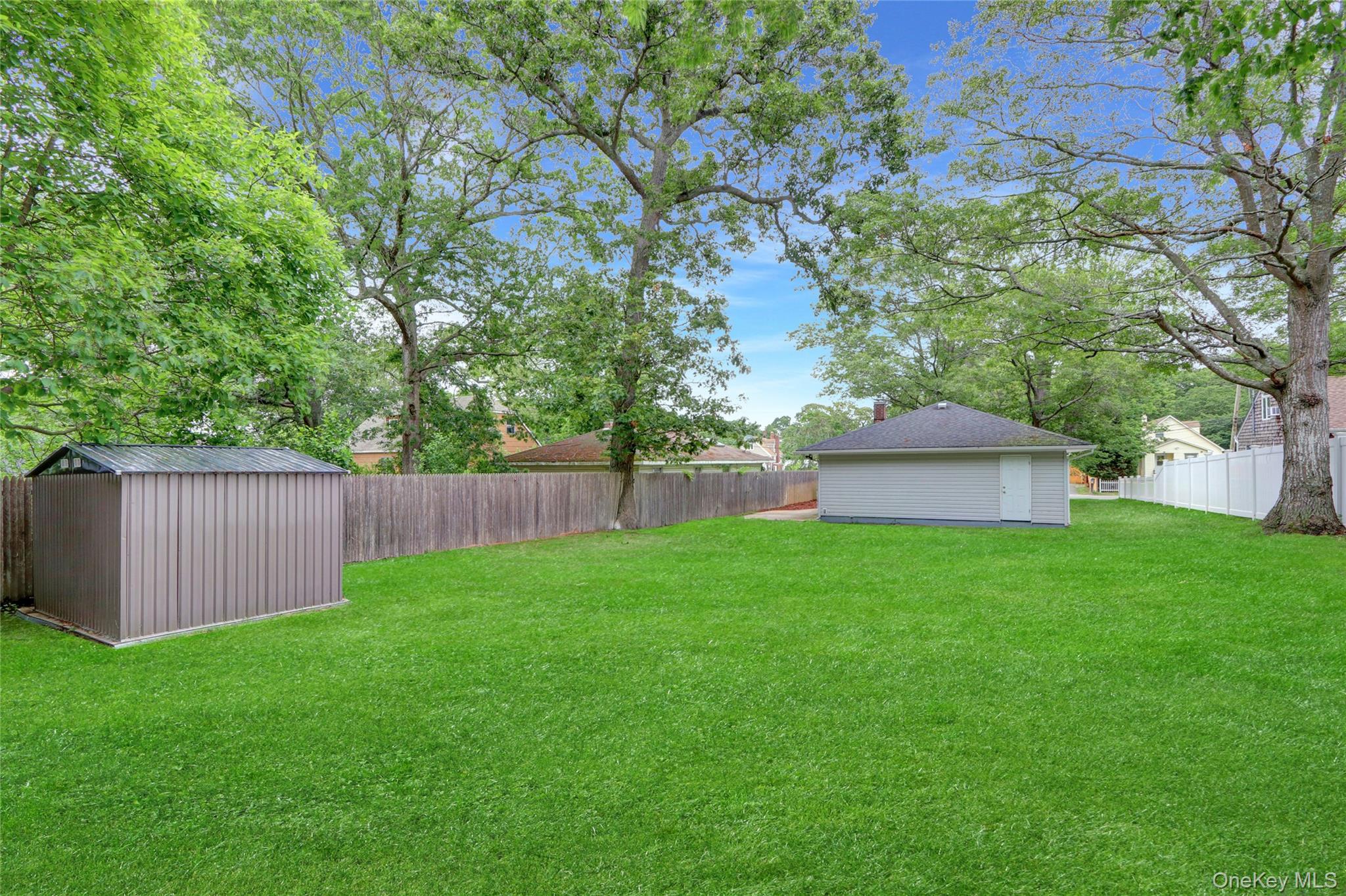 #14 photo, 96 Biltmore Drive, サフォーク郡 Mastic Beach , NY 11951