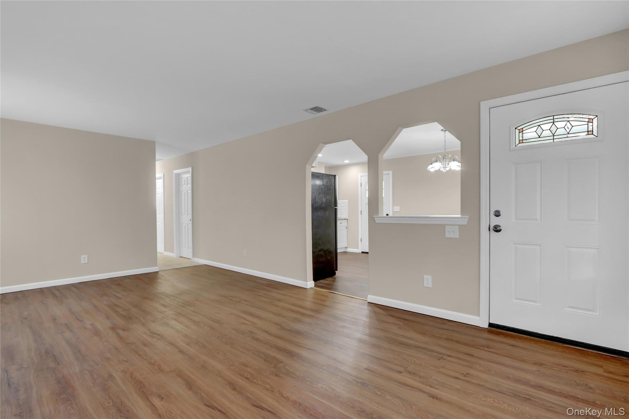 #3 photo, 96 Biltmore Drive, サフォーク郡 Mastic Beach , NY 11951