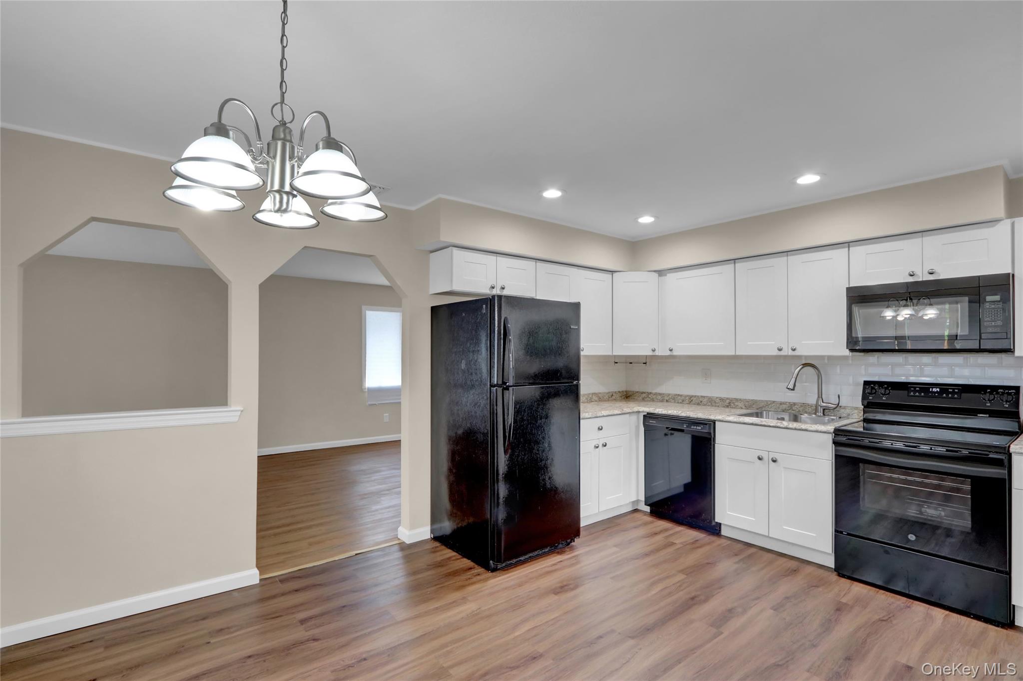 #6 photo, 96 Biltmore Drive, サフォーク郡 Mastic Beach , NY 11951