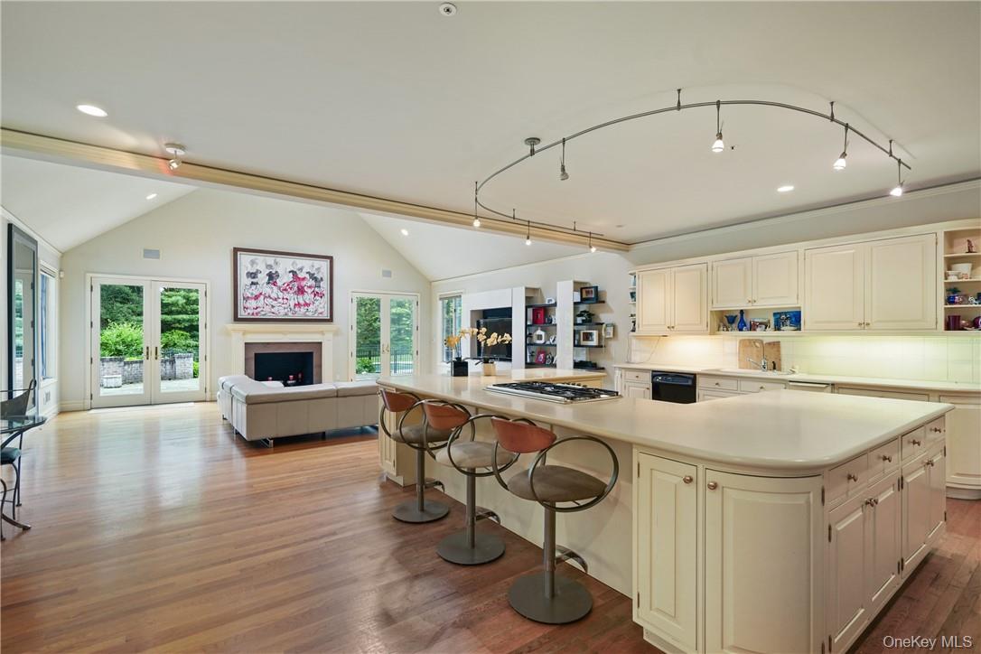 #10 photo, 9 Lincoln Woods, Purchase , NY 10577