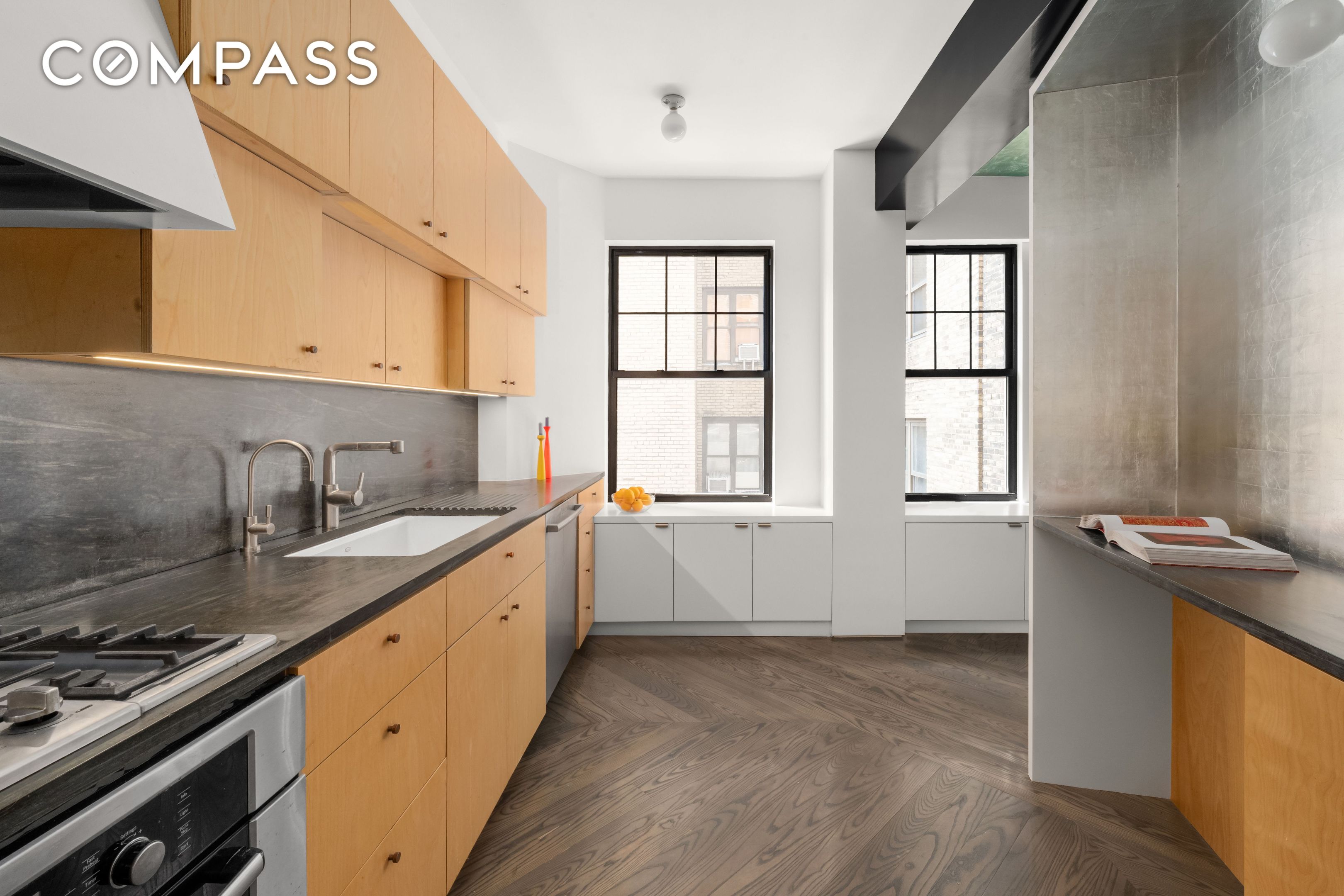 #6 photo, 170 2nd Avenue, マンハッタン East Village , NY 10003