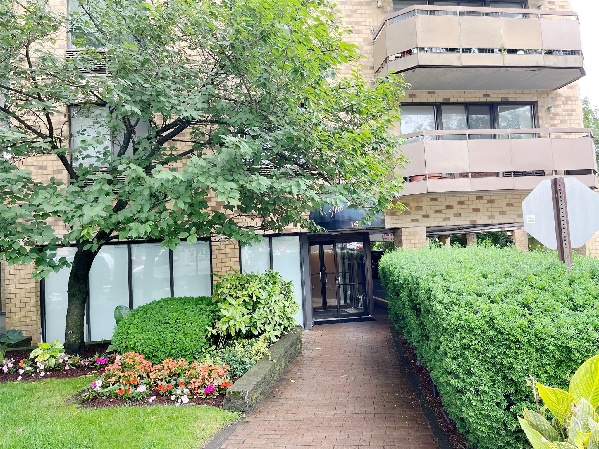 #1 photo, 141 Great Neck Road, Great Neck , NY 11021