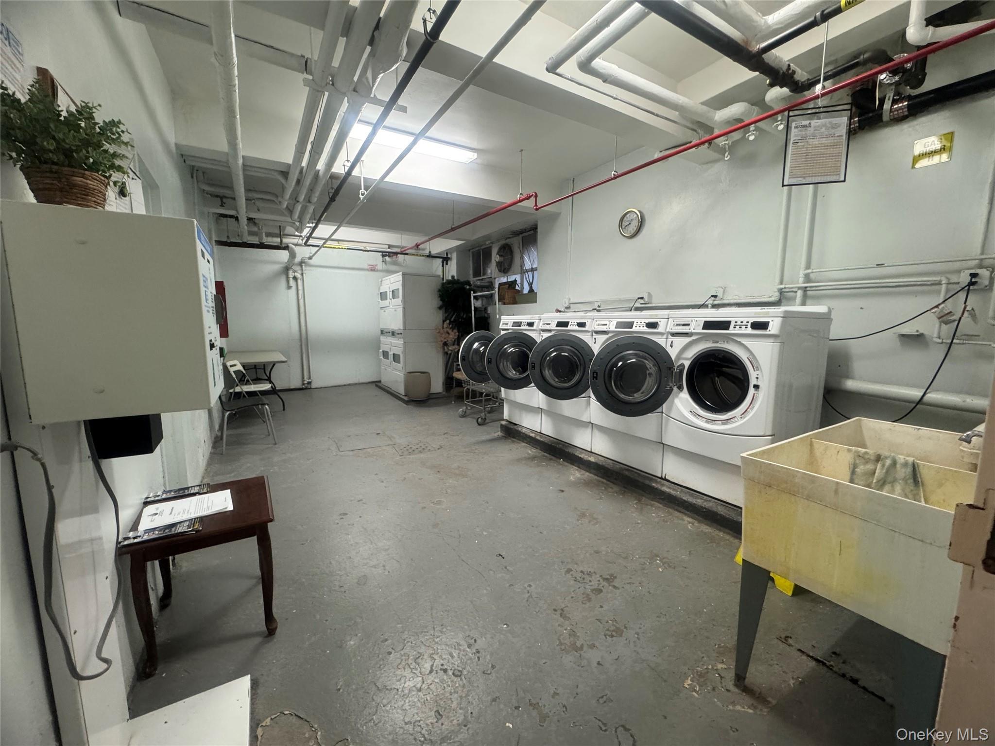 #10 photo, 76-26 113 Street, クイーンズ区 Forest Hills , NY 11375