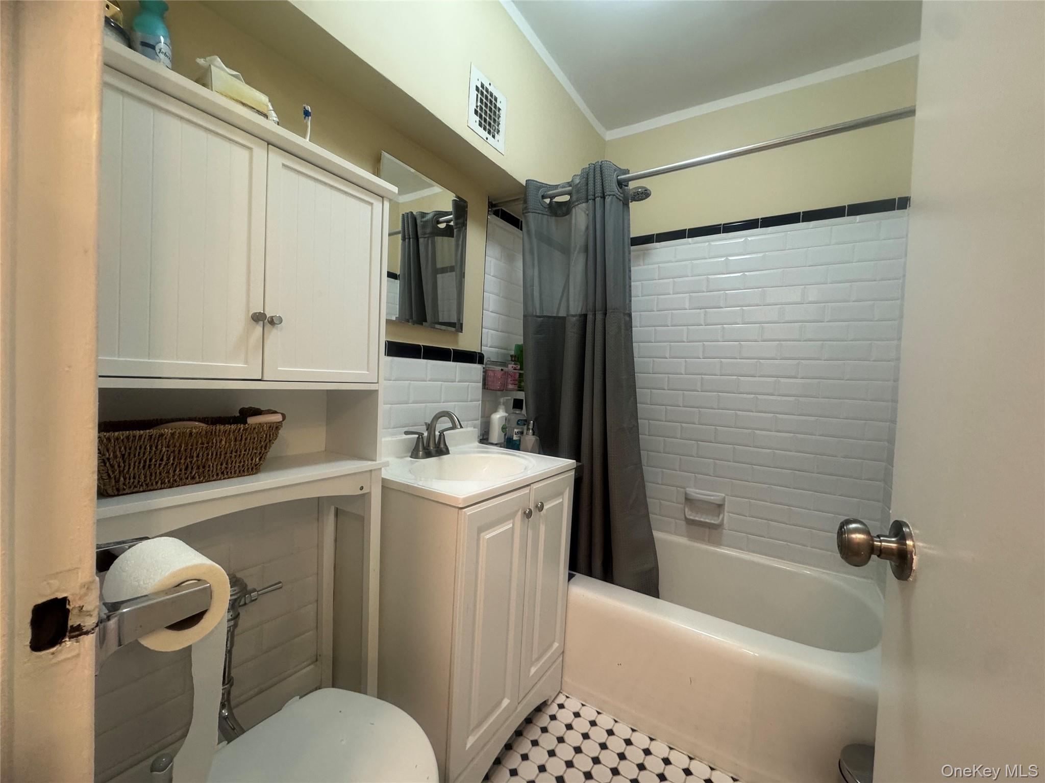 #9 photo, 76-26 113 Street, クイーンズ区 Forest Hills , NY 11375