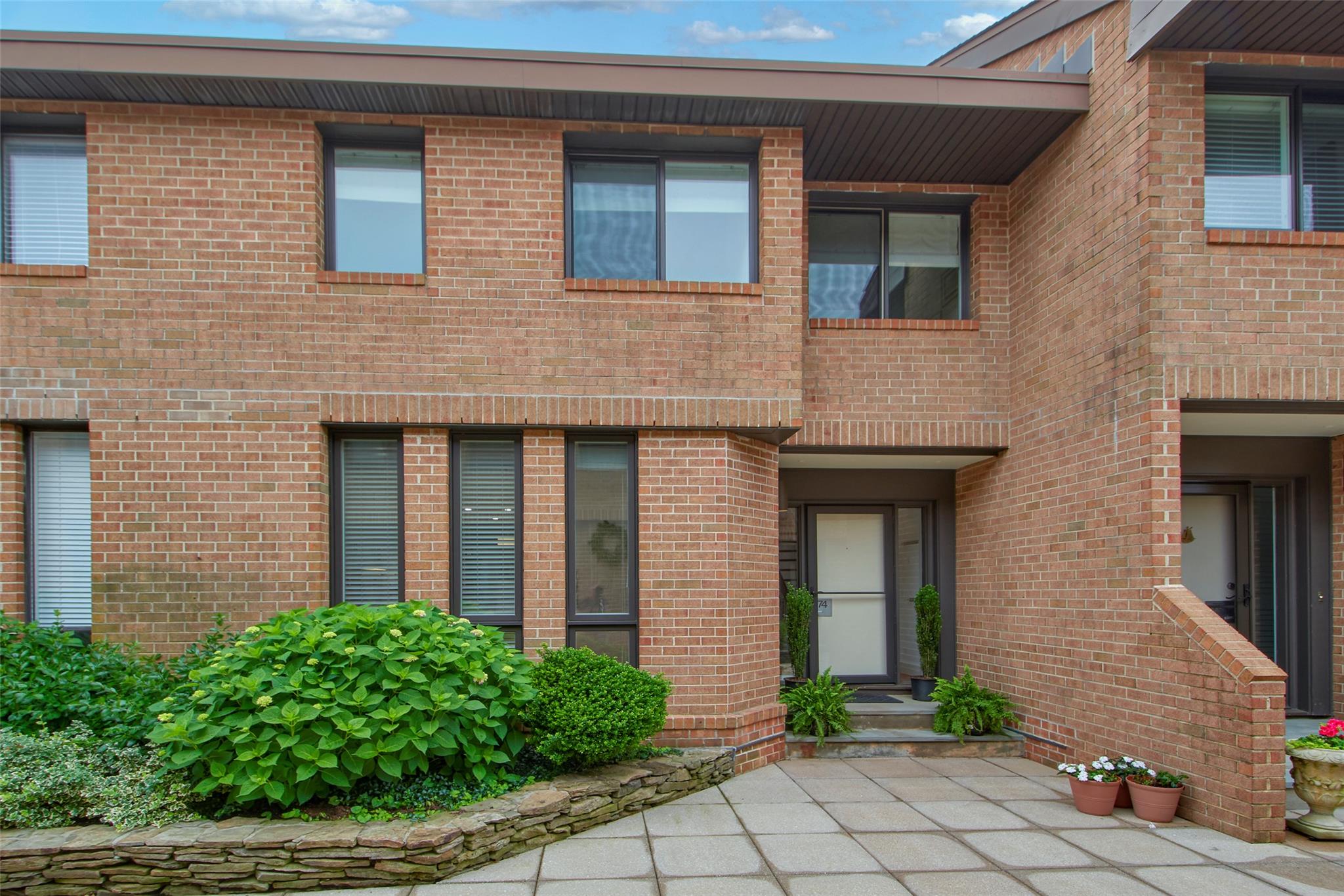 #1 photo, 74 Waters Edge, Rye , NY 10580