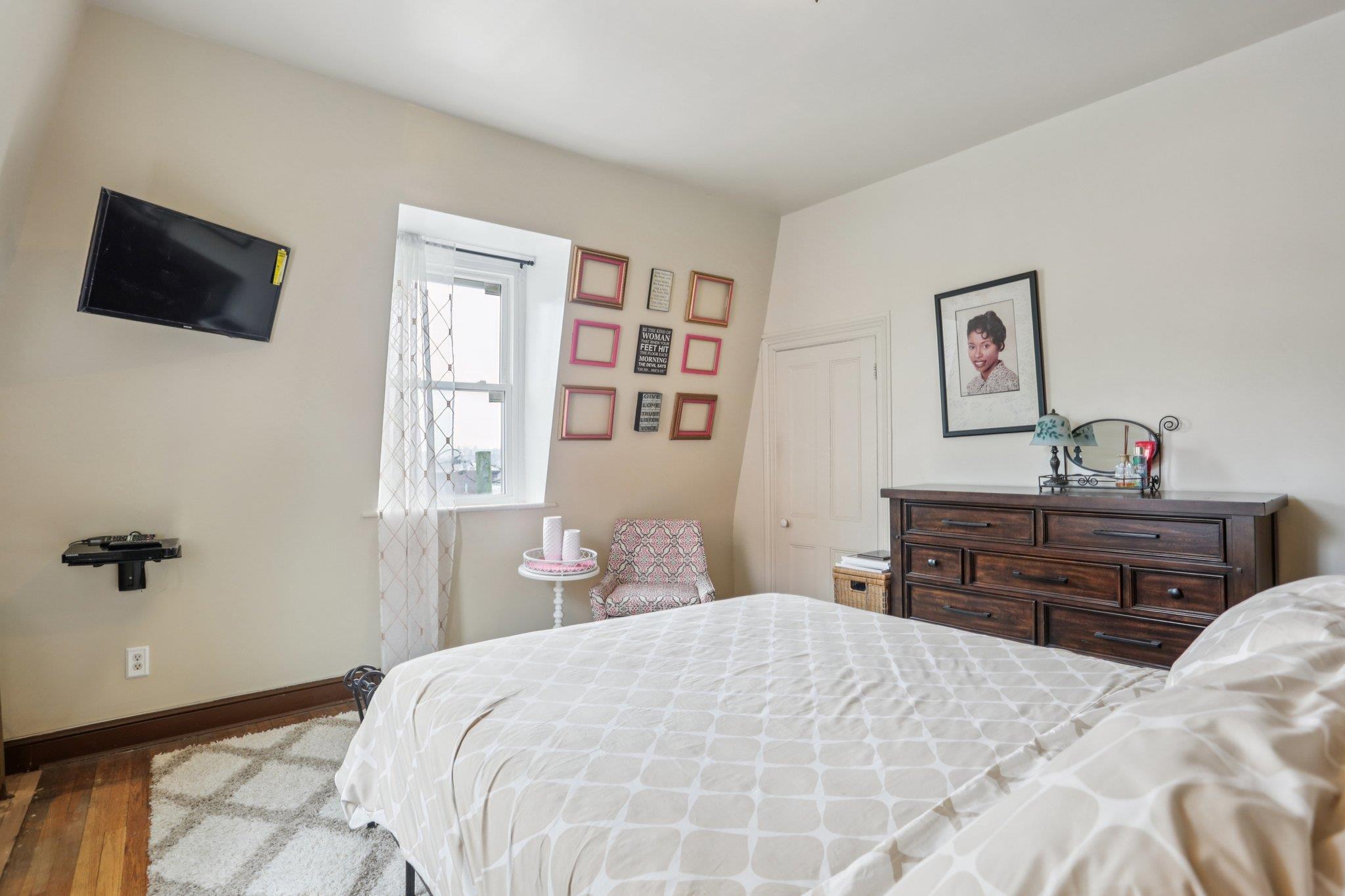 #16 photo, 223 Warburton Avenue, Yonkers , NY 10701