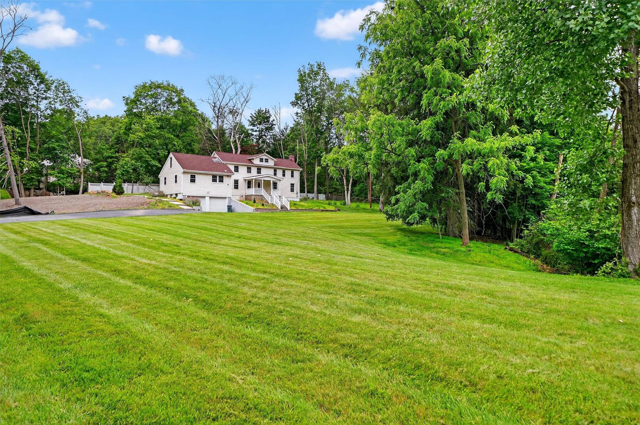 #3 photo, 210 Parrott Road, West Nyack , NY 10994