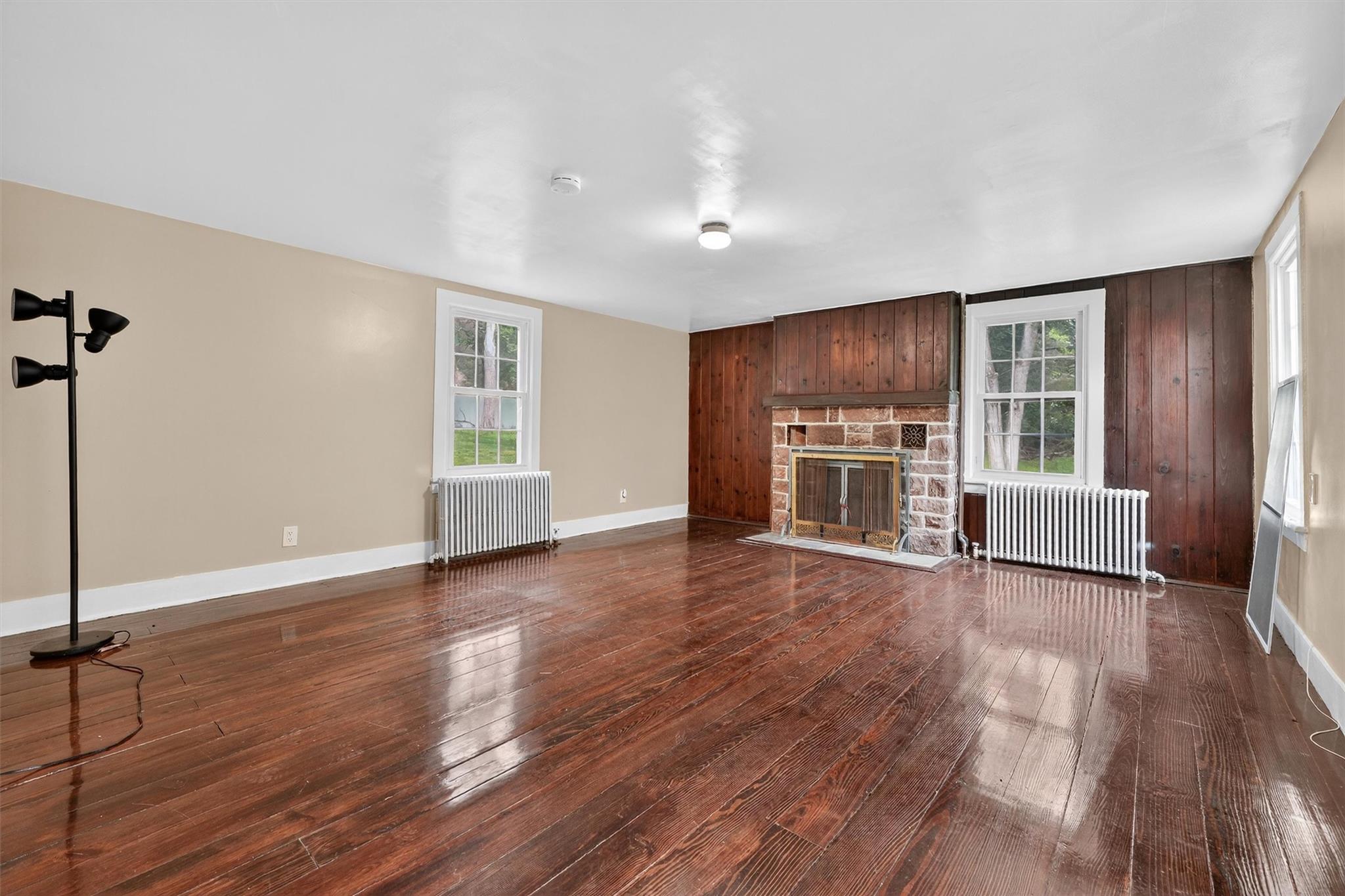 #9 photo, 210 Parrott Road, West Nyack , NY 10994