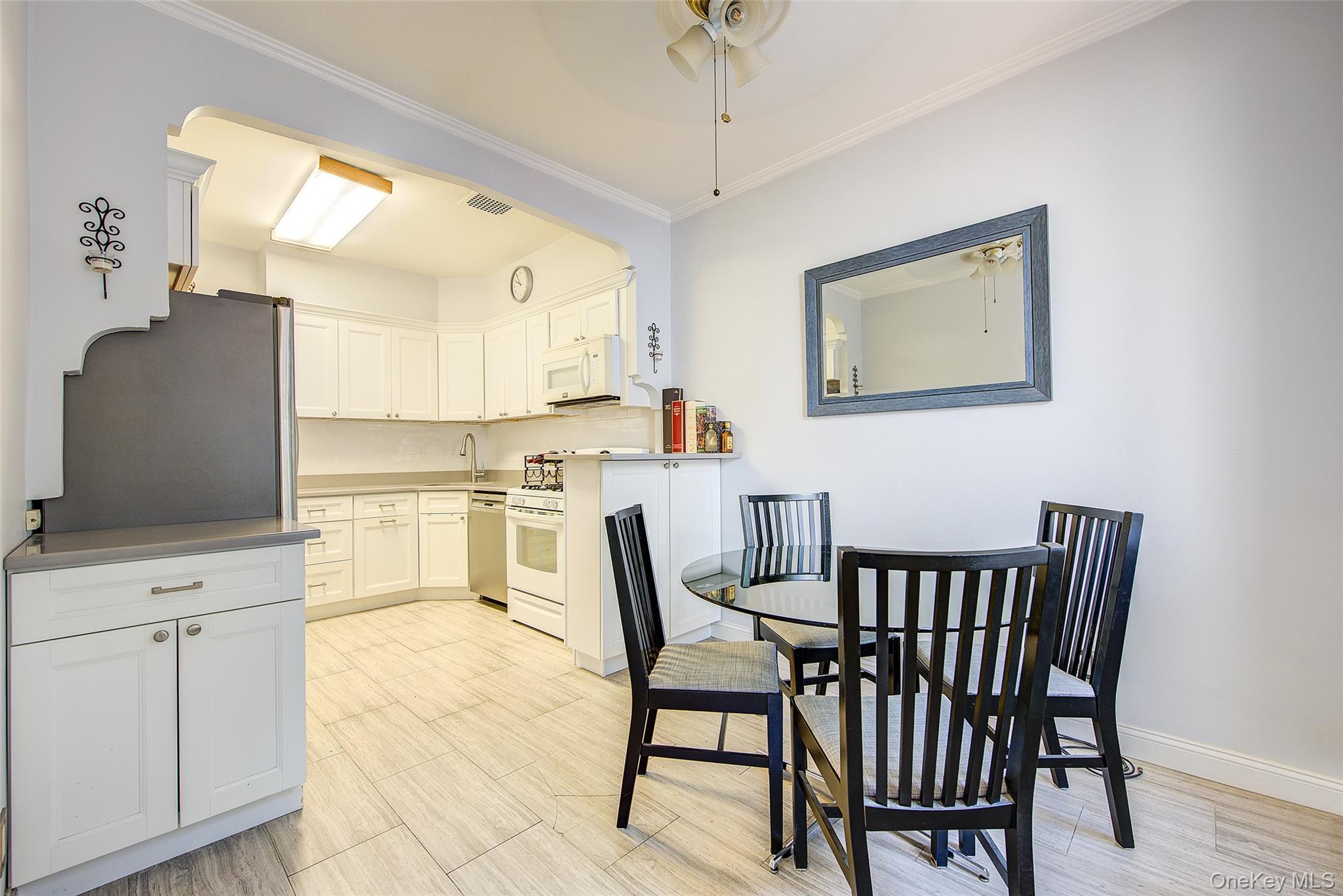 #10 photo, 82-91 Caldwell Avenue, クイーンズ区 Middle Village , NY 11379