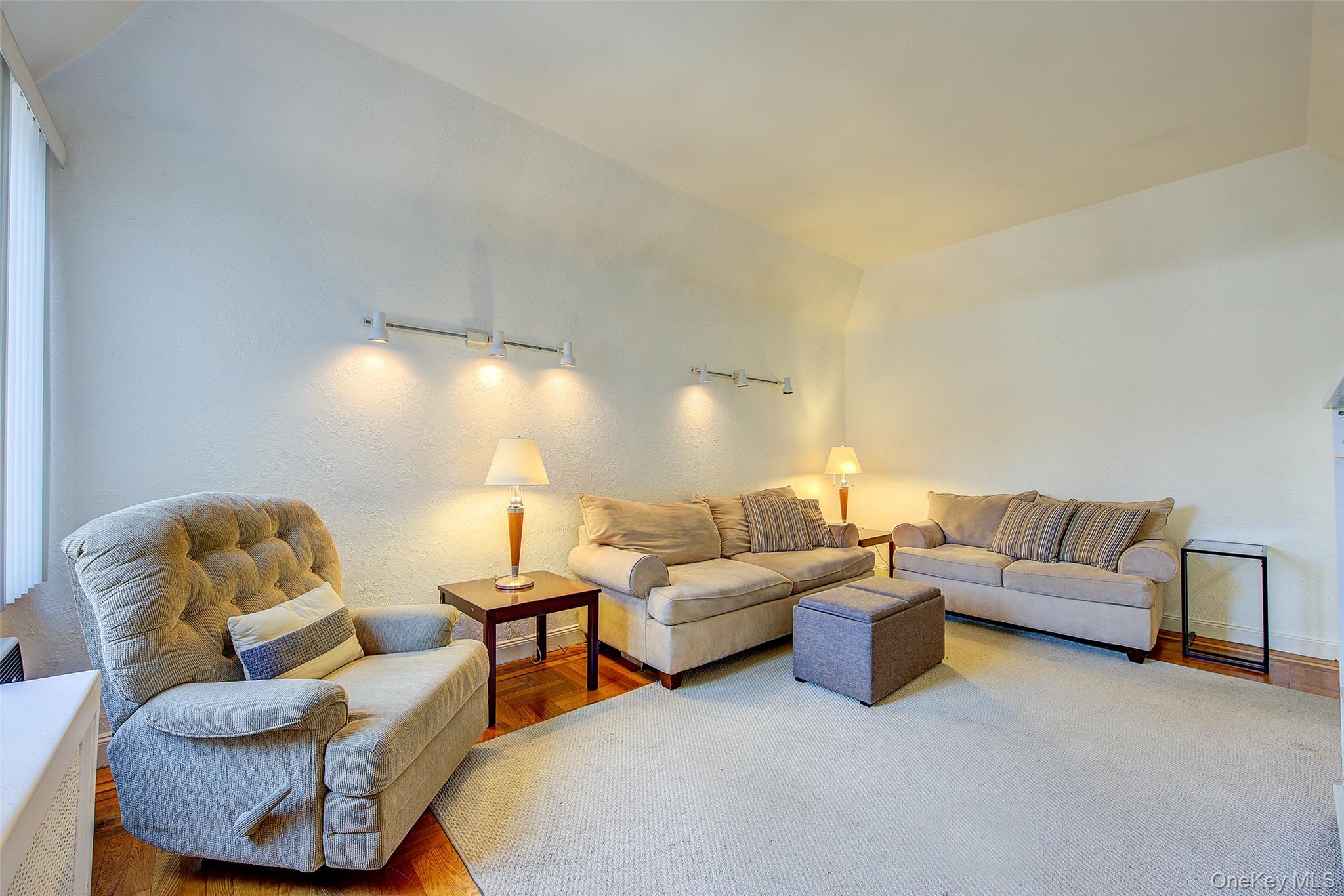 #16 photo, 82-91 Caldwell Avenue, クイーンズ区 Middle Village , NY 11379