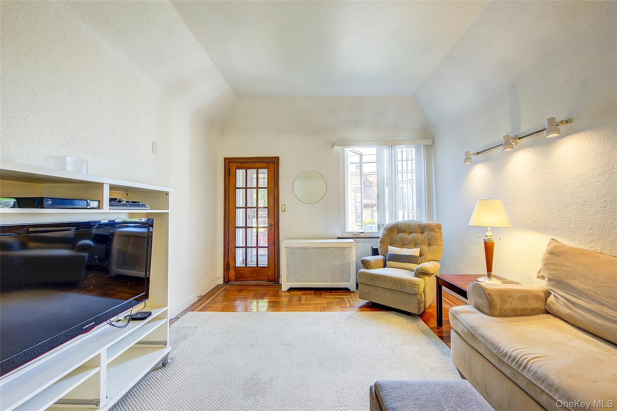 #17 photo, 82-91 Caldwell Avenue, クイーンズ区 Middle Village , NY 11379