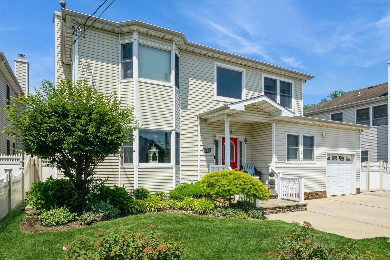 #1 photo, 198 Central Avenue, ناسو Bethpage , NY 11714