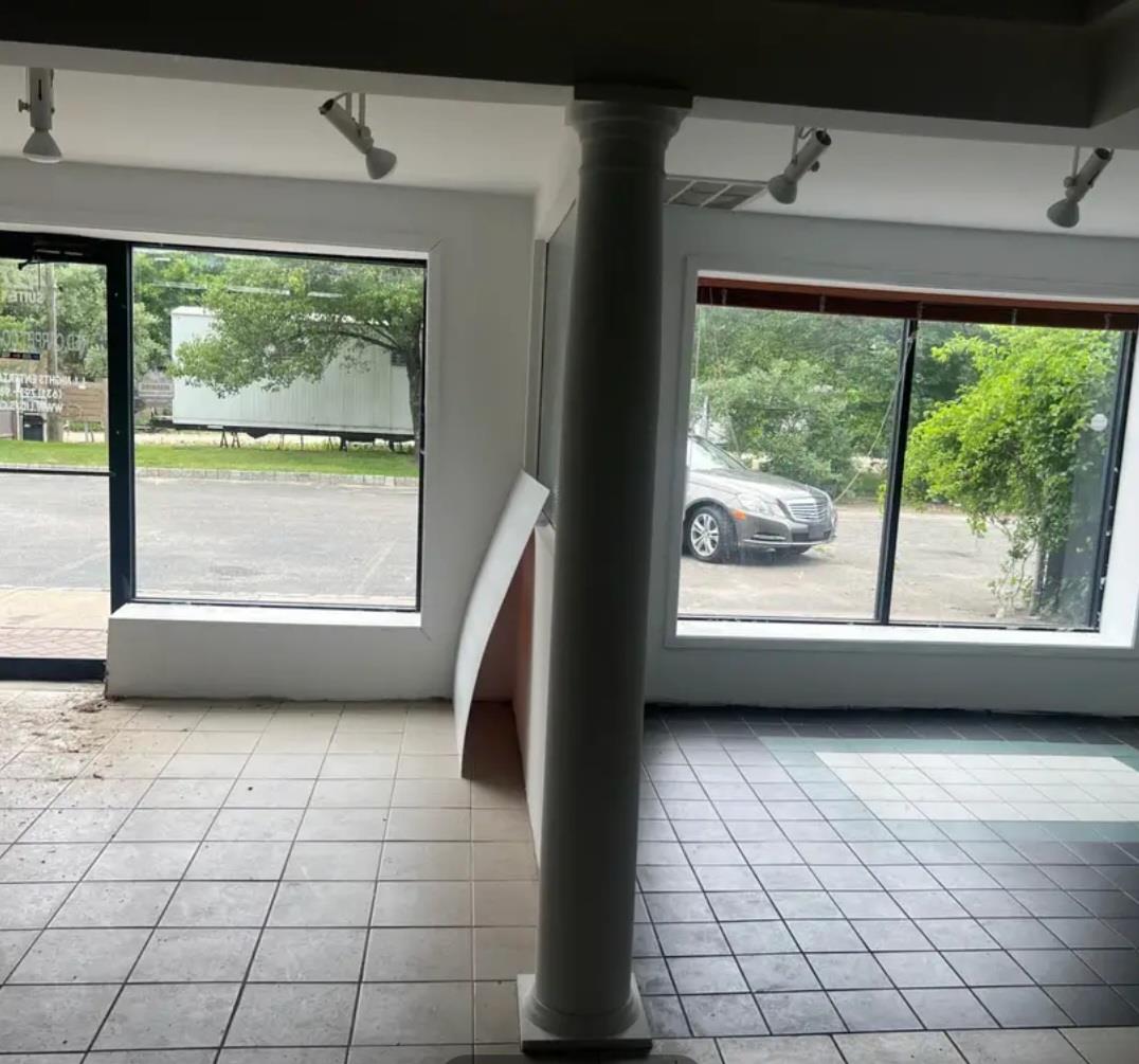 #12 photo, 427 Route 25A, サフォーク郡 Rocky Point , NY 11778