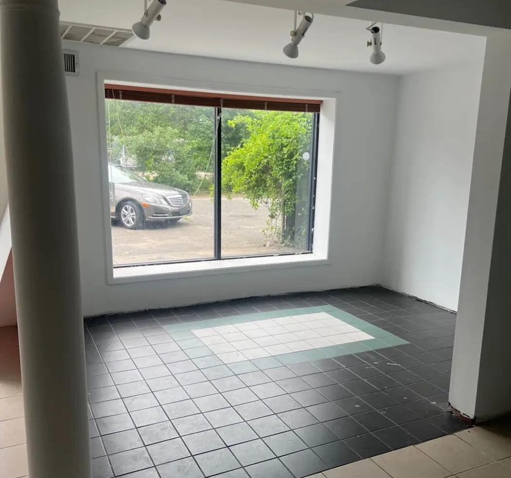 #13 photo, 427 Route 25A, サフォーク郡 Rocky Point , NY 11778