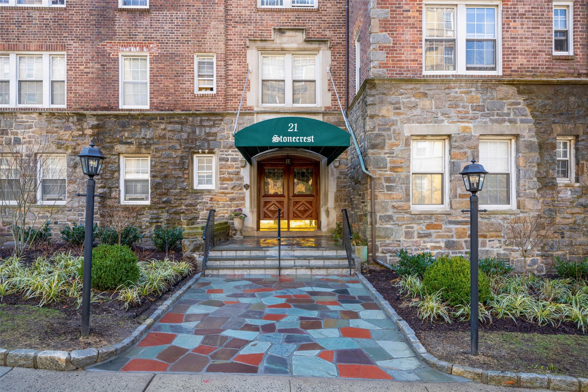 #1 photo, 21 N Chatsworth Avenue, Larchmont , NY 10538