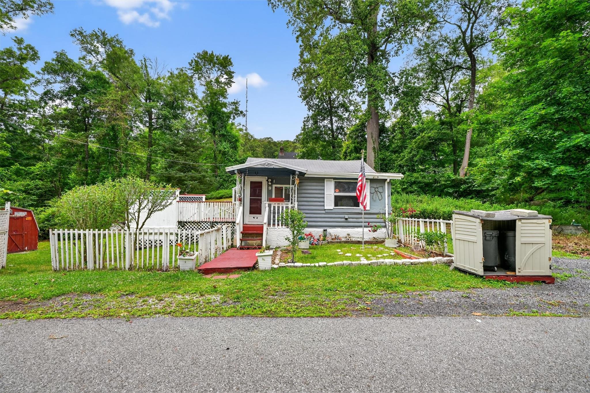 #1 photo, 9 Mimosa Street, 紐約州 Lake Peekskill , NY 10537