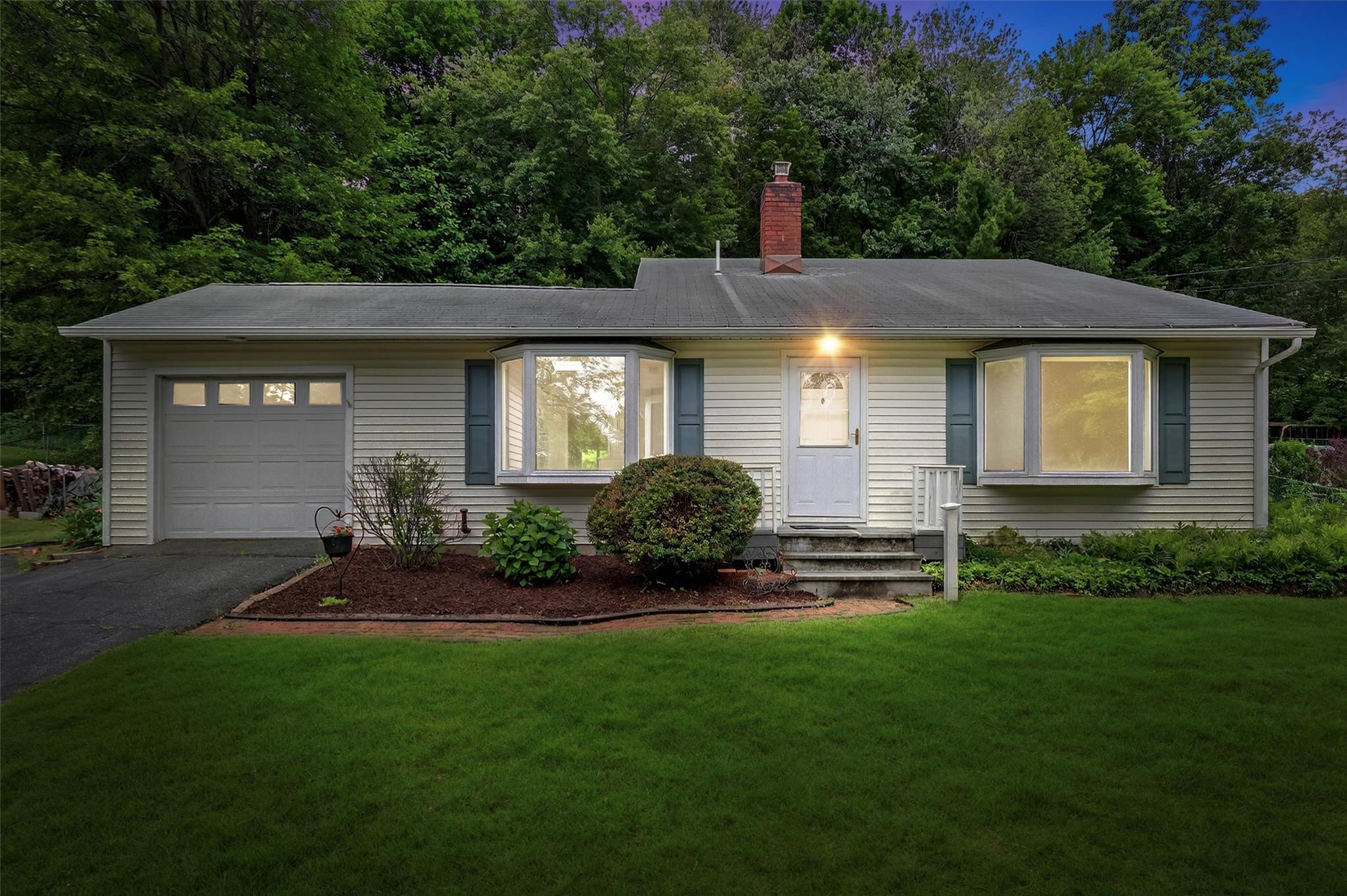 #1 photo, 30 Old State Road, 紐約州 Wappingers Falls , NY 12590