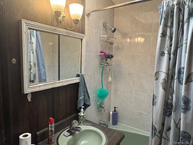 #16 photo, 33-42 70 Street, كوينز Jackson Heights , NY 11372