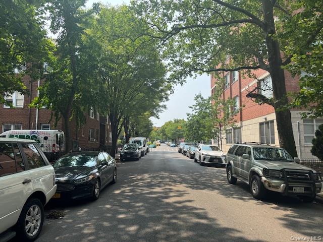 #2 photo, 33-42 70 Street, كوينز Jackson Heights , NY 11372