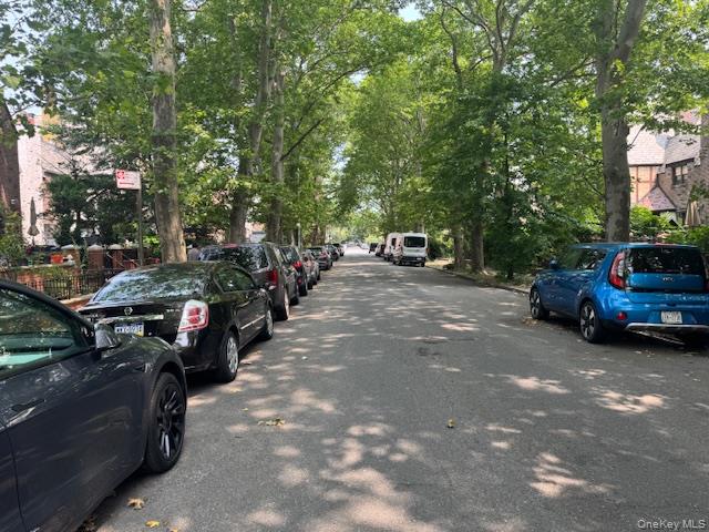 #3 photo, 33-42 70 Street, كوينز Jackson Heights , NY 11372