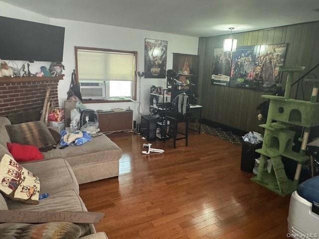 #9 photo, 33-42 70 Street, كوينز Jackson Heights , NY 11372