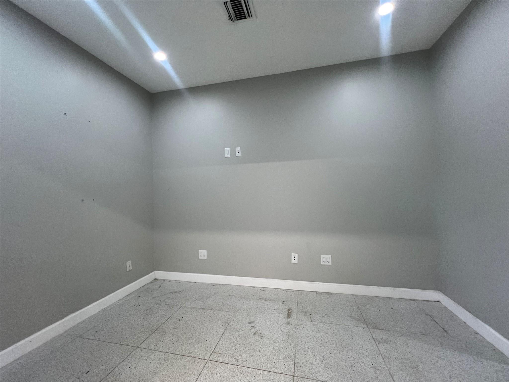 #16 photo, 190 Margaretta Avenue, ナッソー郡 Massapequa , NY 11758