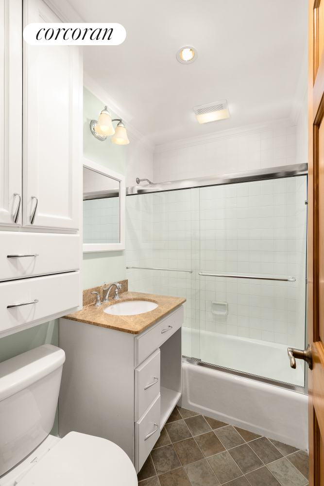 #8 photo, 327 W 85TH Street, マンハッタン Upper West Side , NY 10024