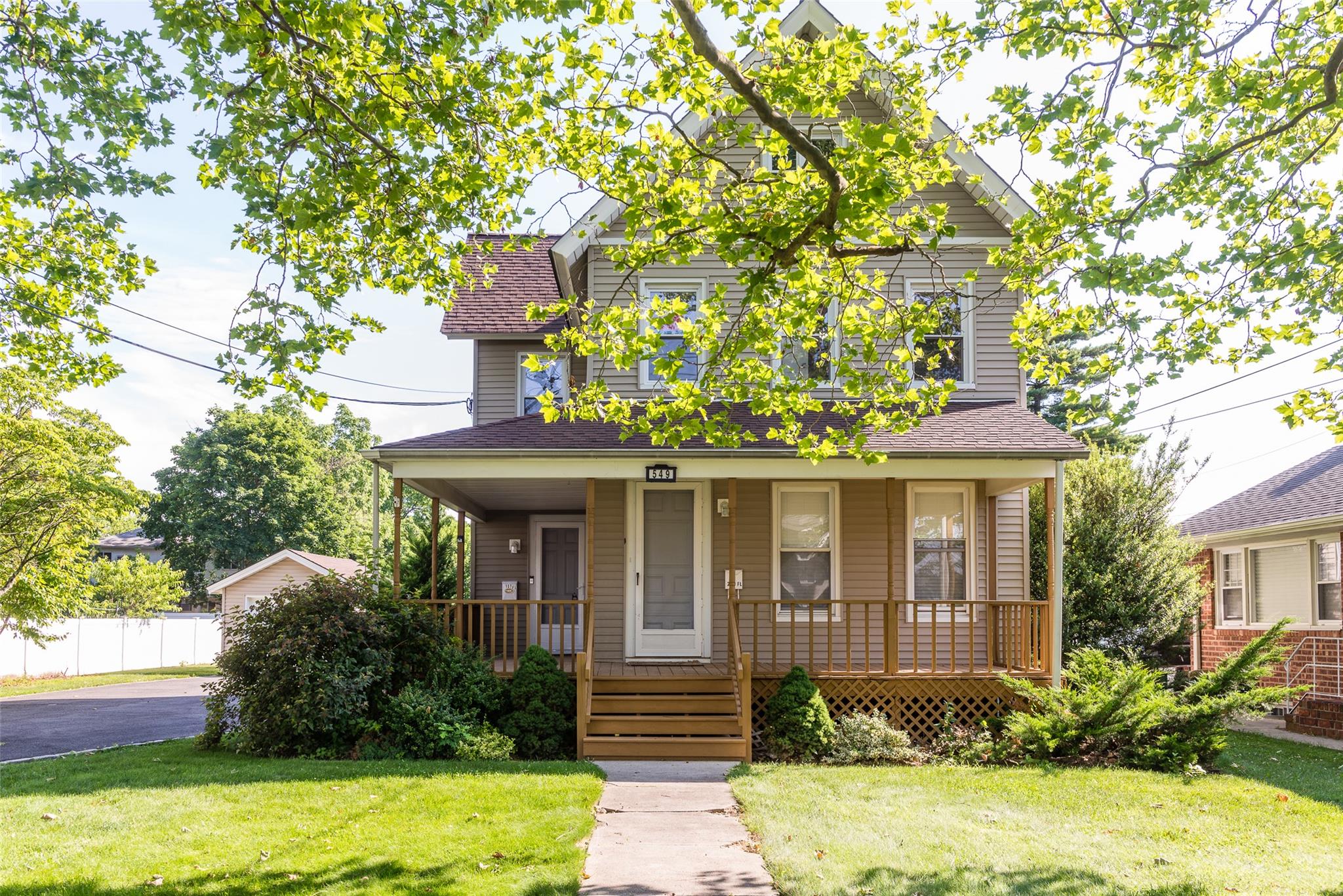 #1 photo, 549 Scranton Avenue, ناسو Lynbrook , NY 11563